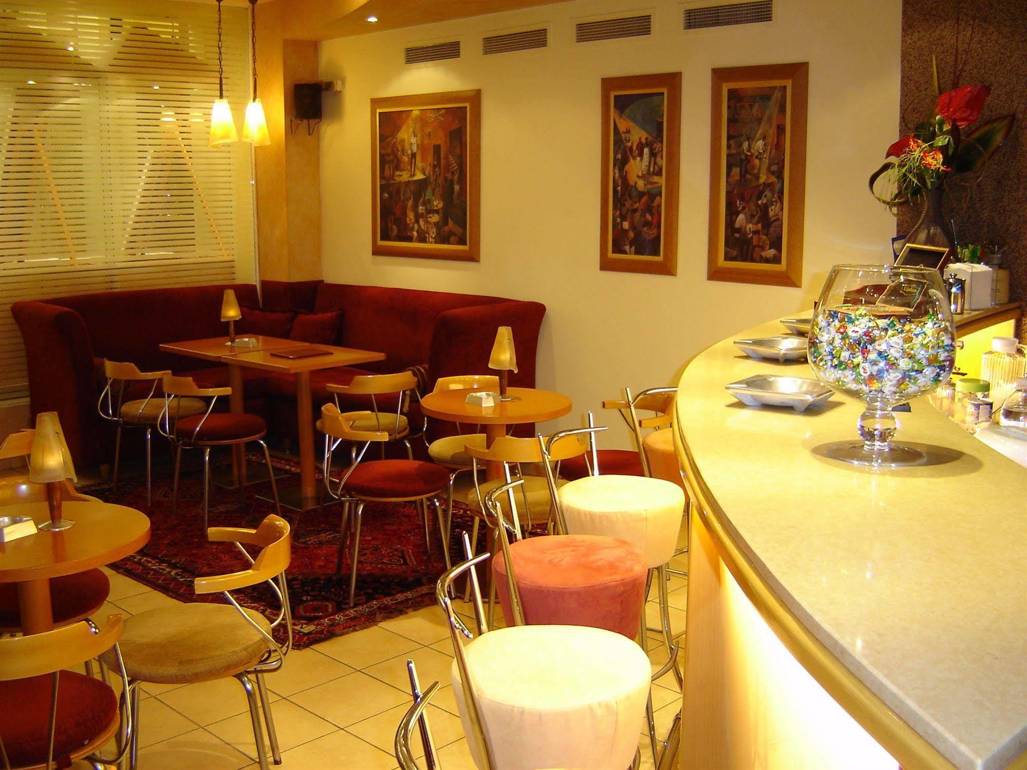 Nepheli Hotel 테살로니키 레스토랑 사진